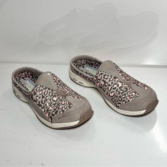 SKECHERS Commute Time  On Call Comfort Relaxed Fit Shoes - Picture 2 of 6